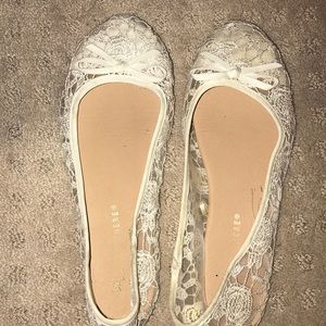 Really pretty lace white shoes with bows